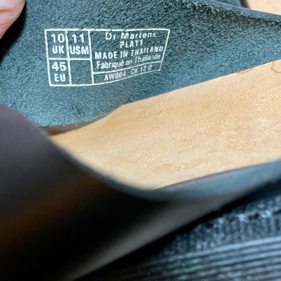 Dr Martens mens Platt cross strap black leather sandal size US 11 barely worn - Picture 4 of 4